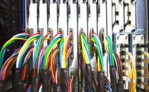 ¿Es Internet por Fibra Óptica Más Rápida que Cable?