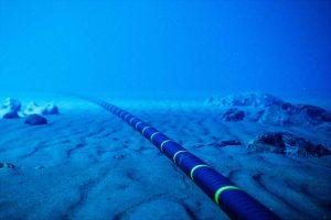 Cable en el fondo del mar